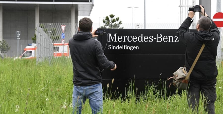 ataque en la mercedes benz..-min (2)