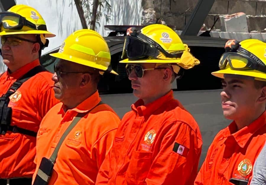 combatiendo incendios en la sierra..-min