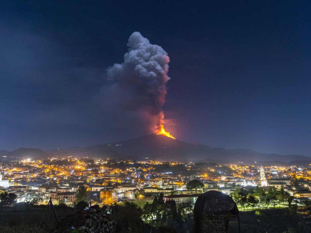 el volcan edna visto desde otra optica-min
