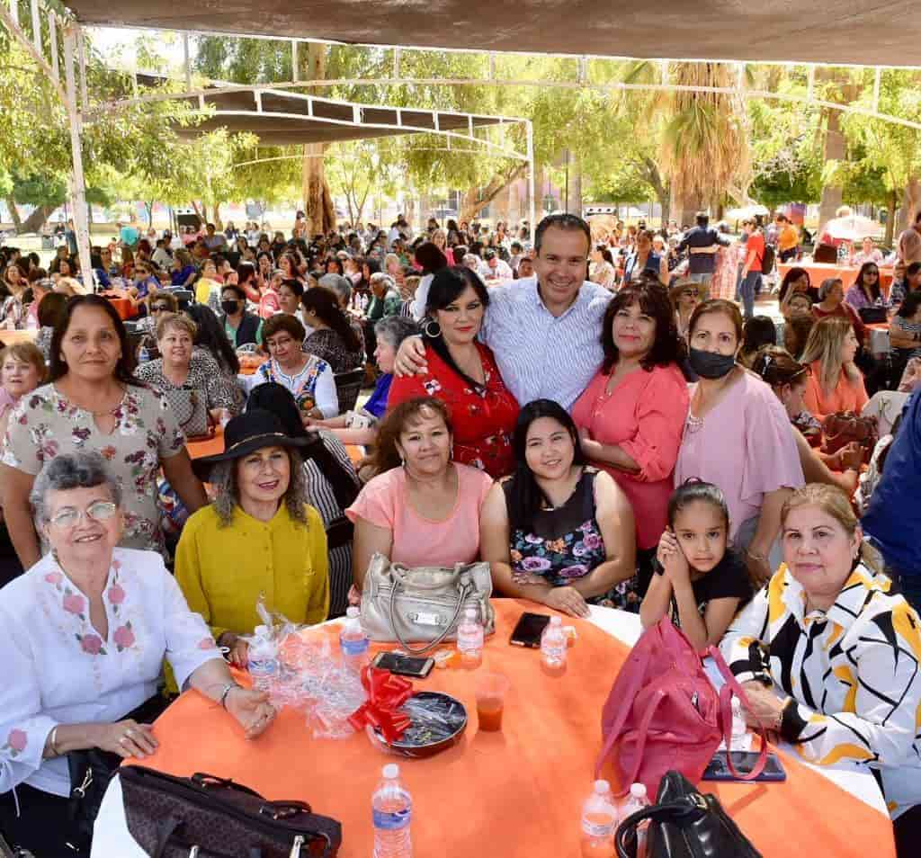 festjean a las madres en hillo-min