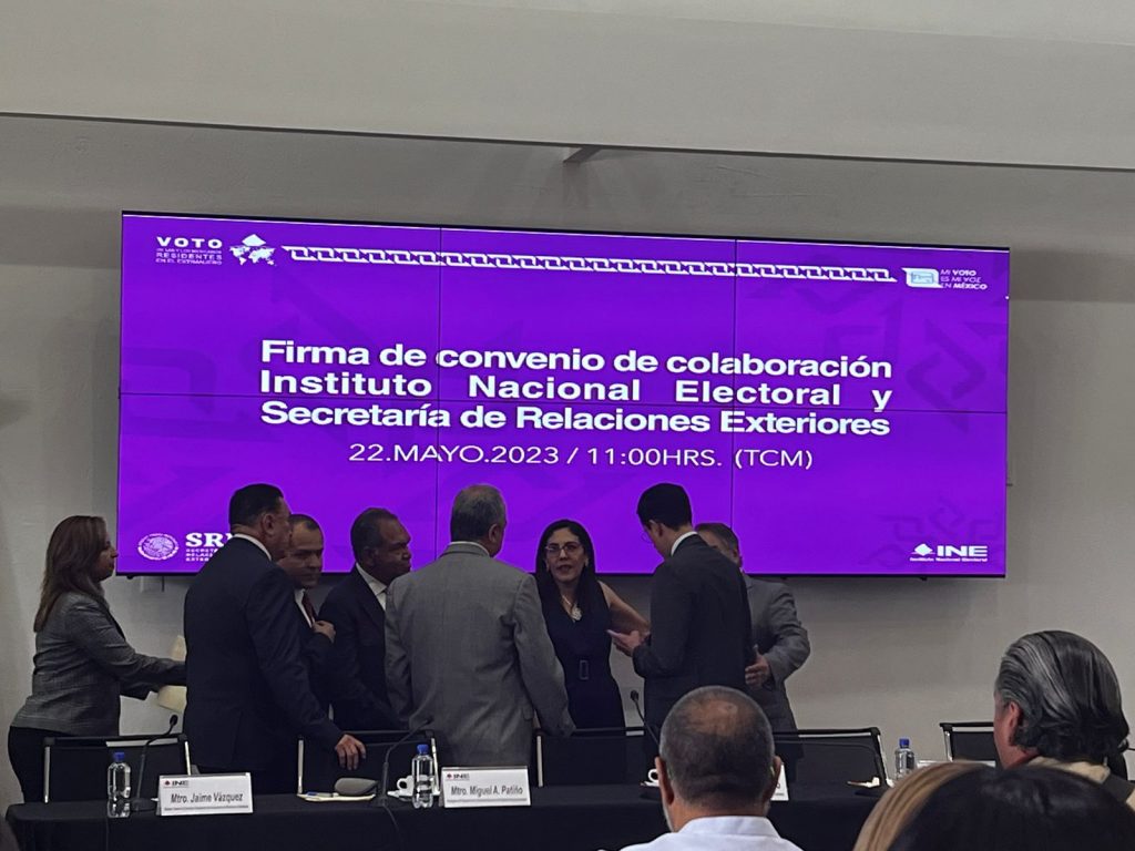 firma de convenio de colaboración ine-sre
