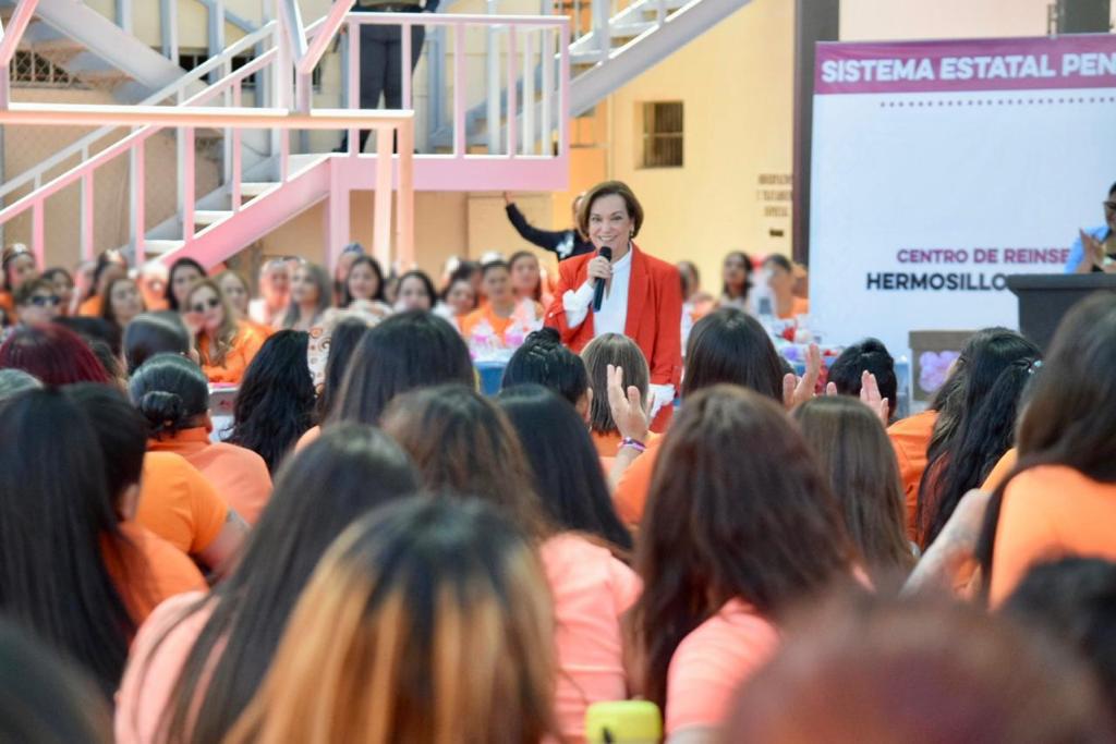 motivan a mujeres en proceso de reinserción social-min
