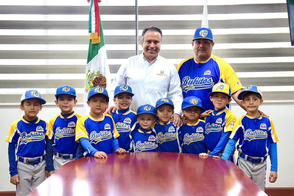Se reúne Toño Astiazarán con la Selección Azul Buhitos UNISON (1)