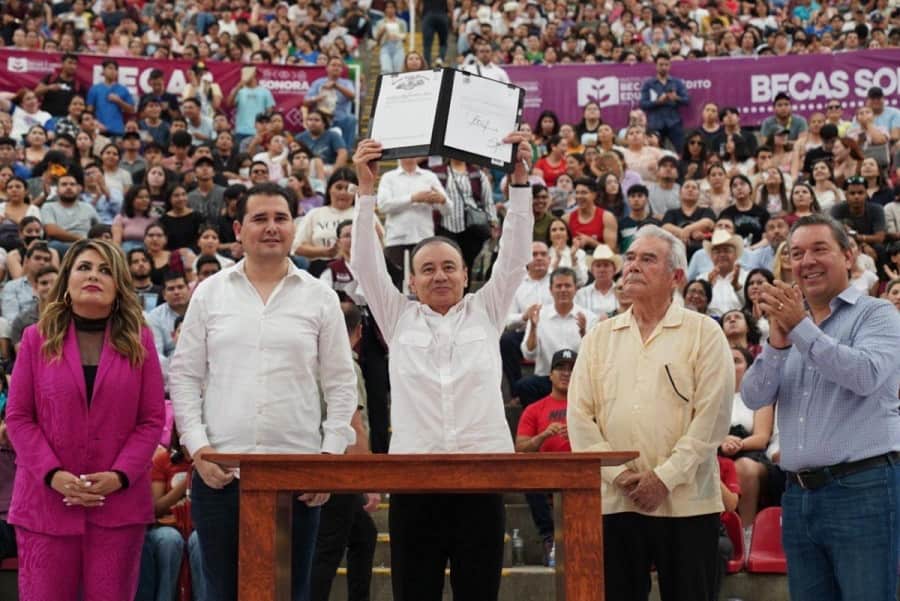 decreto para que becas sea un derecho constitucional...-min