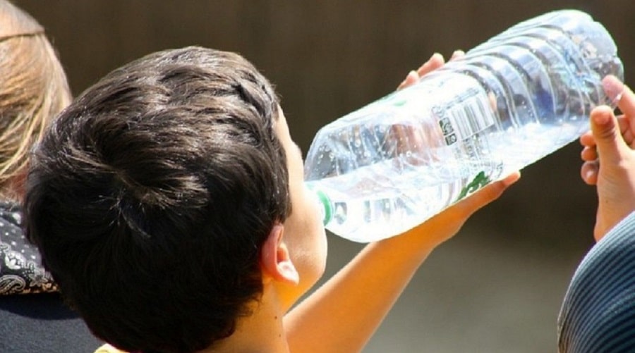llaman-a-cuidar-a-ninos-del-golpe-de-calor...-min