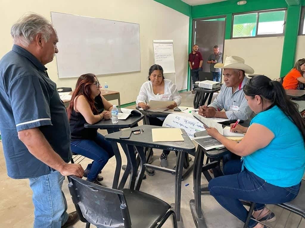 Exhorta ISEA a aprovechar los servicios de las Plazas Comunitarias4-min (1)
