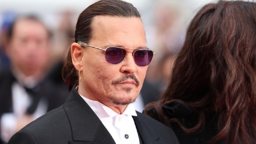 Johnny Depp...-min