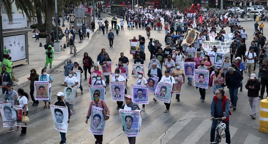 ayotzinapa..-min