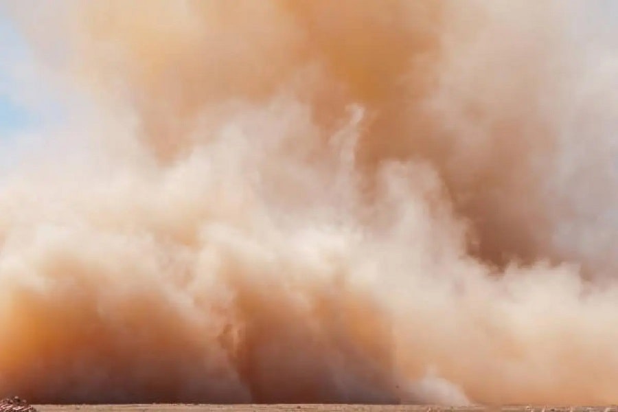 nube de polvo del sahara...-min