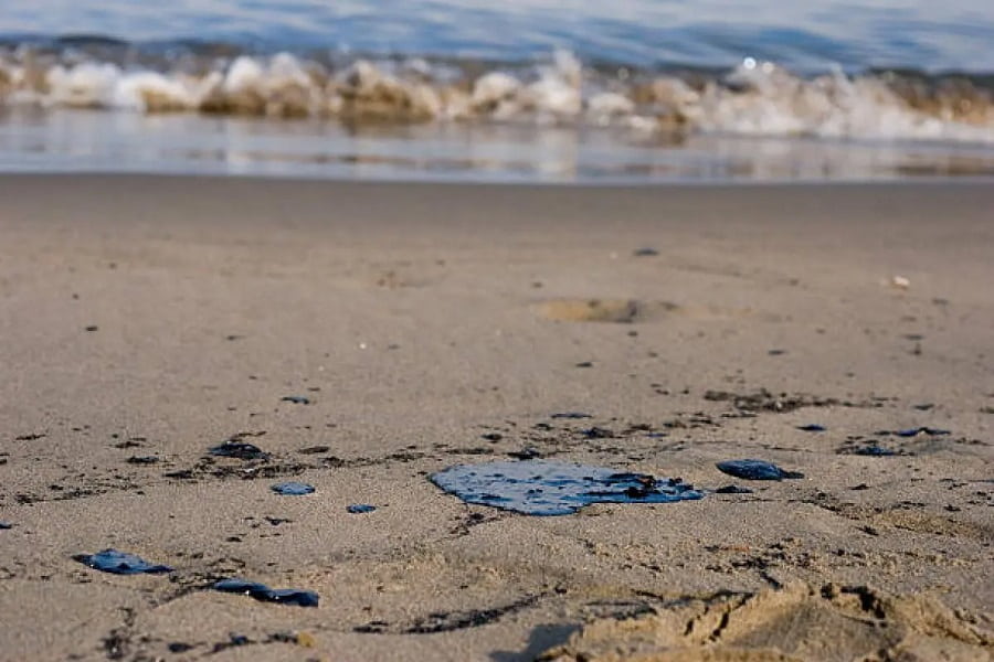 petroleo en las playas de veracruz..-min