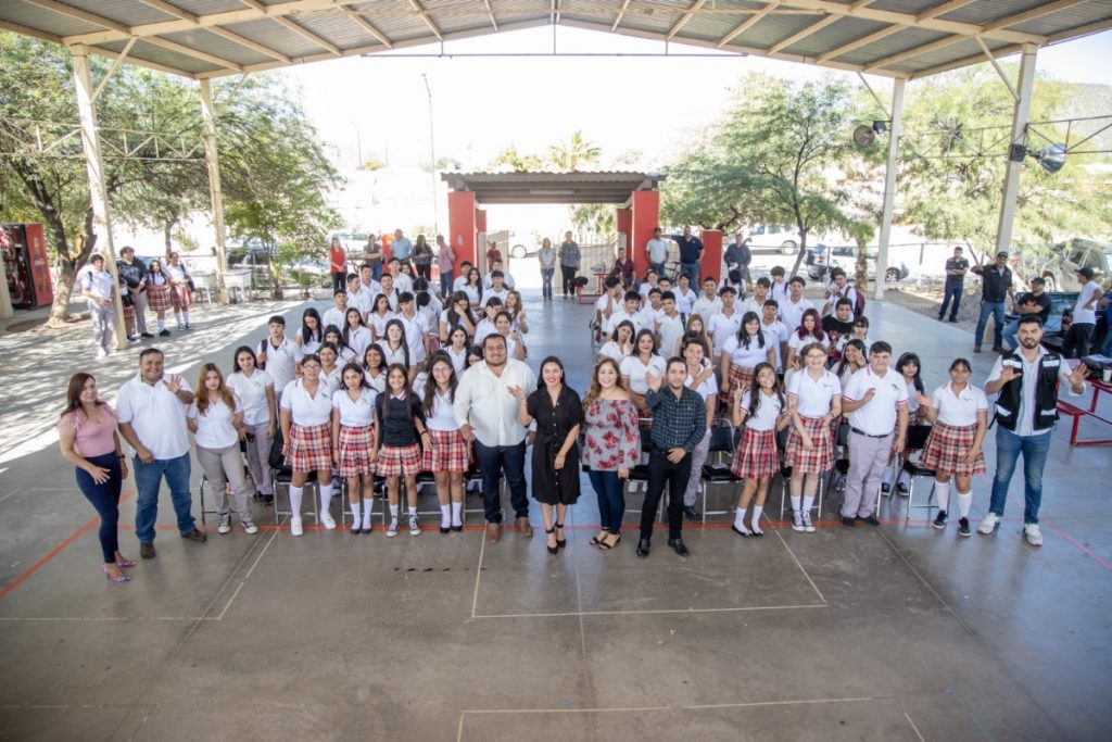 Entrega Instituto Sonorense de la Juventud 33 computadoras donadas a plantel de Cecyte V en Hermosillo