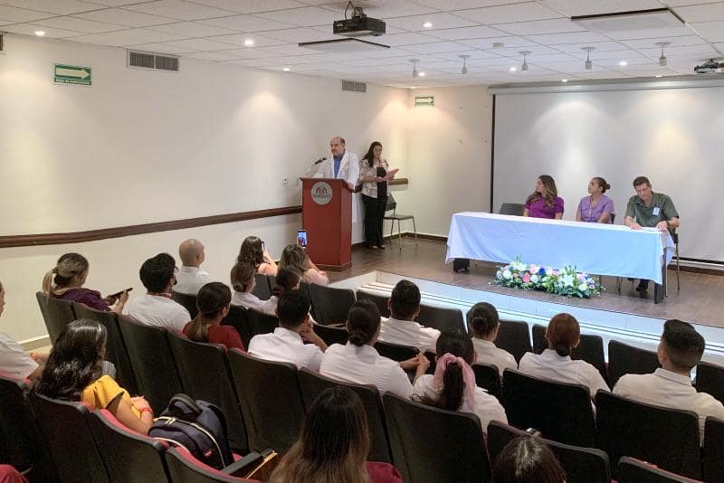 Fortalece Isssteson conocimientos sobre lactancia1-min