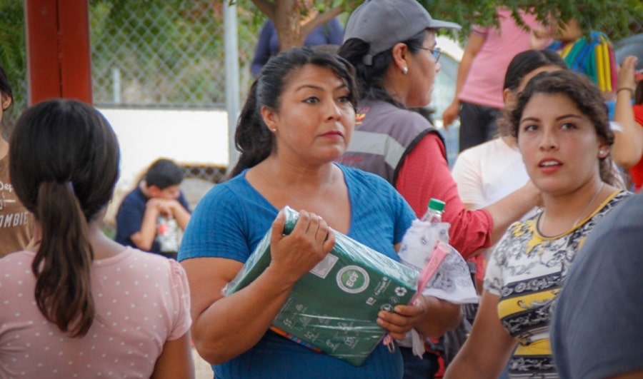 Sonora entrega paquetes escolares a estudiantes del Molino de Camou...-min