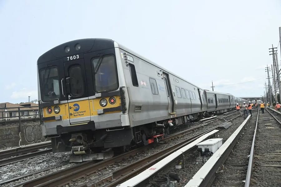 Tren descarrilado en Neva Yorki-min