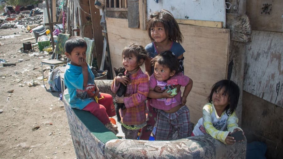 baja la pobreza extrema...-min