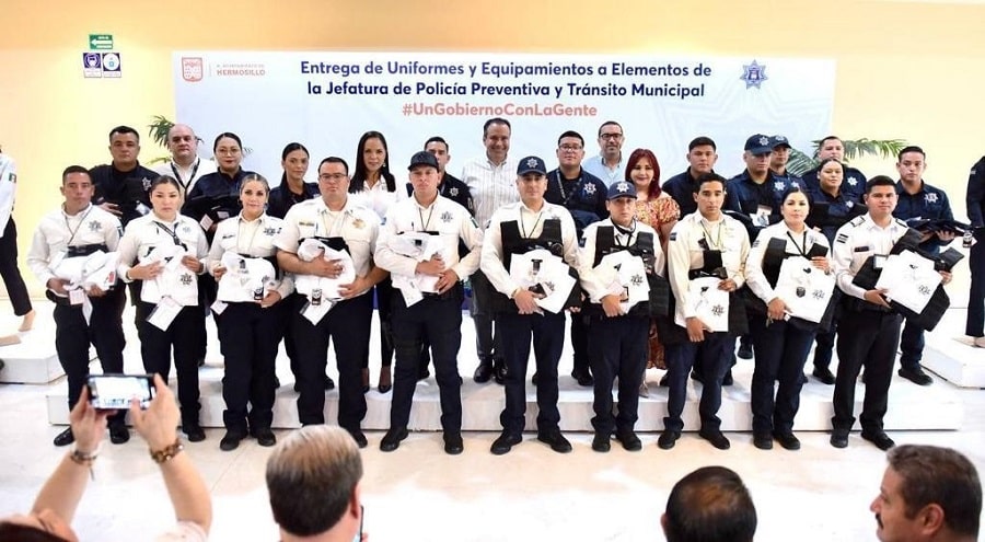 uniformes y chalecos balísticos a policías...-min