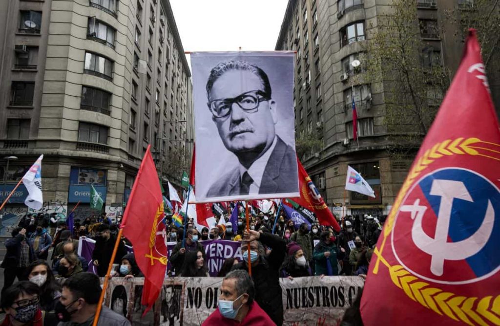 allende-manifestación aniversario-min