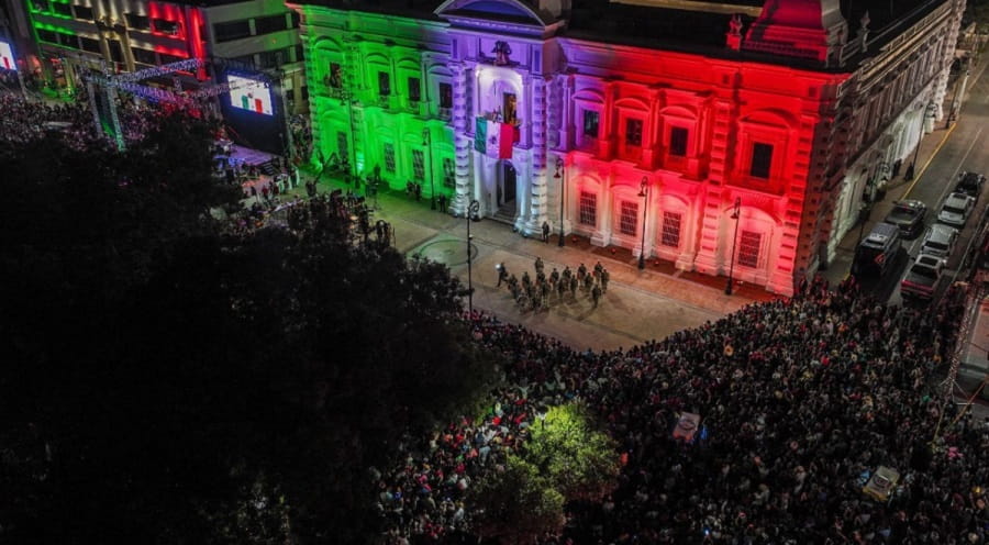 plaza zaragoza a reventar...-min (1)