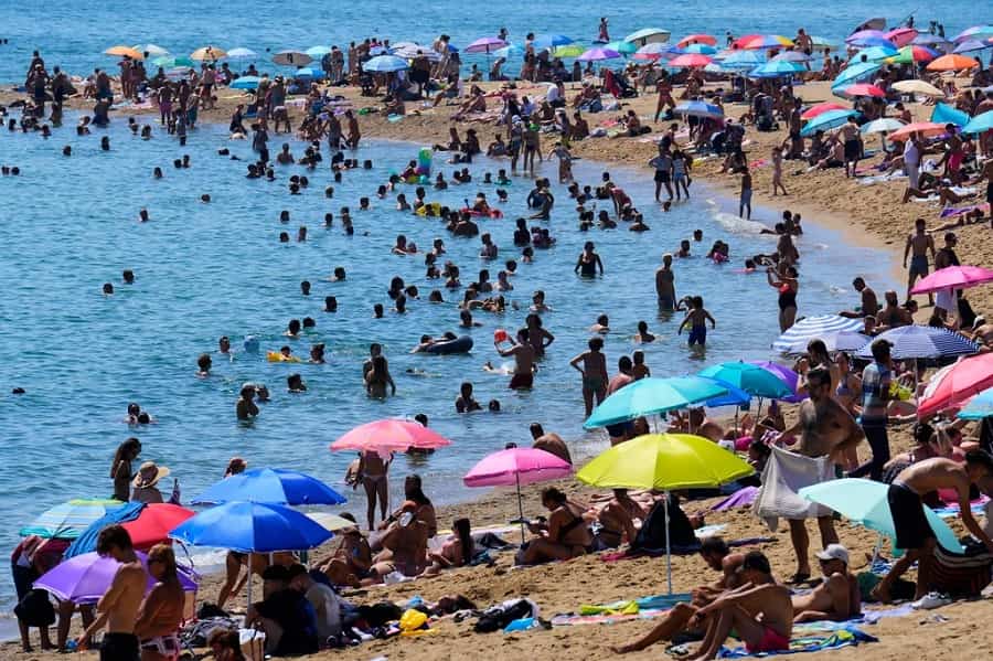 ESPAÑA. calor extremo...-min