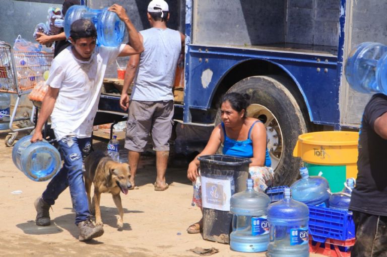 agua y comida-min (1)