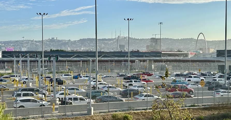 cruce San Ysidro-Tijuana Alexandra Mendoza..-min (1)