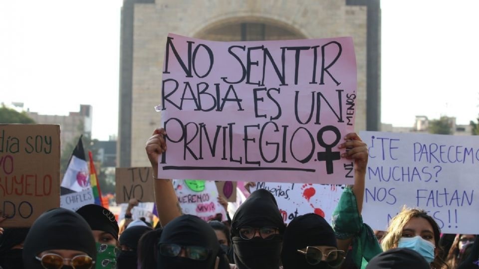 no sentir rabia es un privilegio....-min
