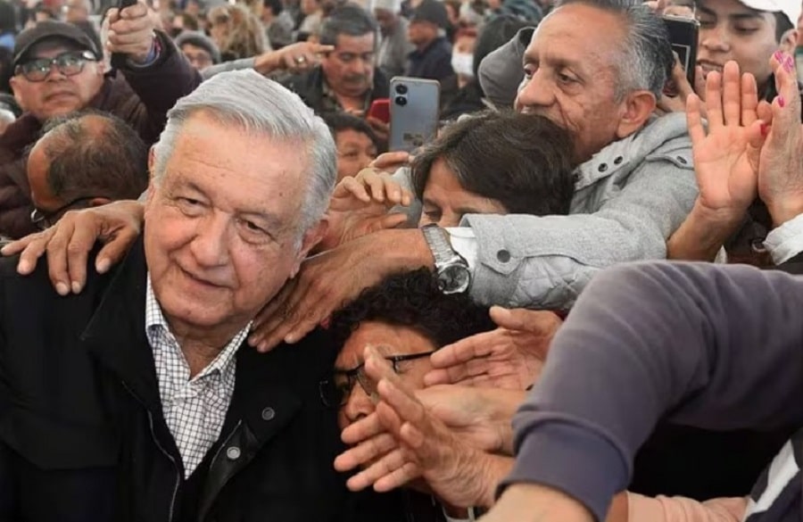amlo y ciudadanos-min