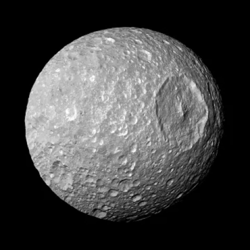 luna de saturno....-min