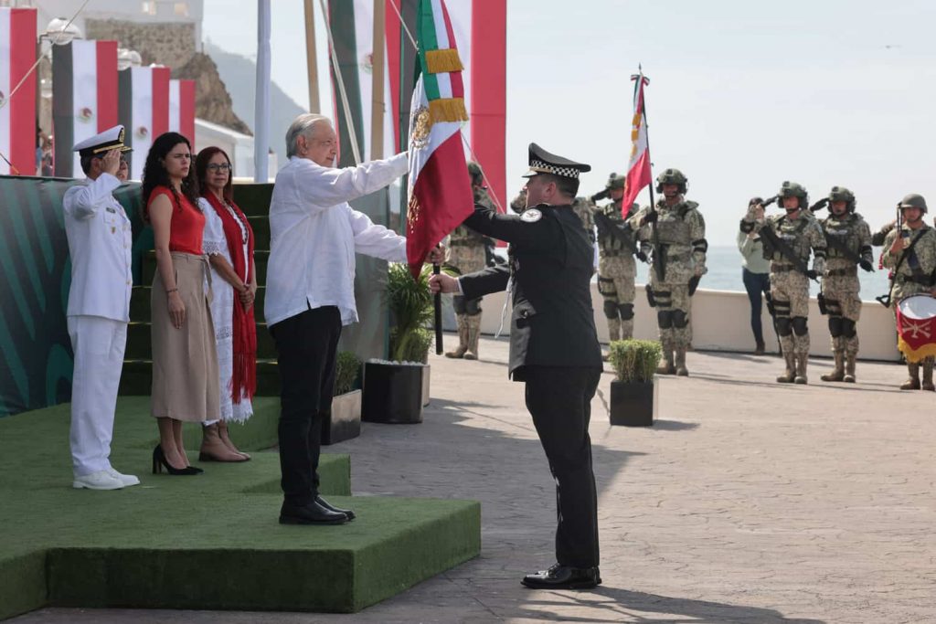 presidente-AMLO-dia de-la-Bandera-Sinaloa-min (1)