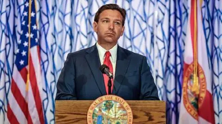 El gobernador de Florida, Ron DeSantis-min