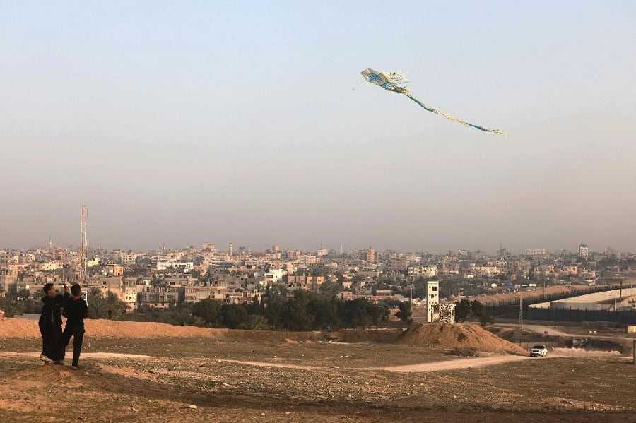 PAPALOTES de niños palestinos-min
