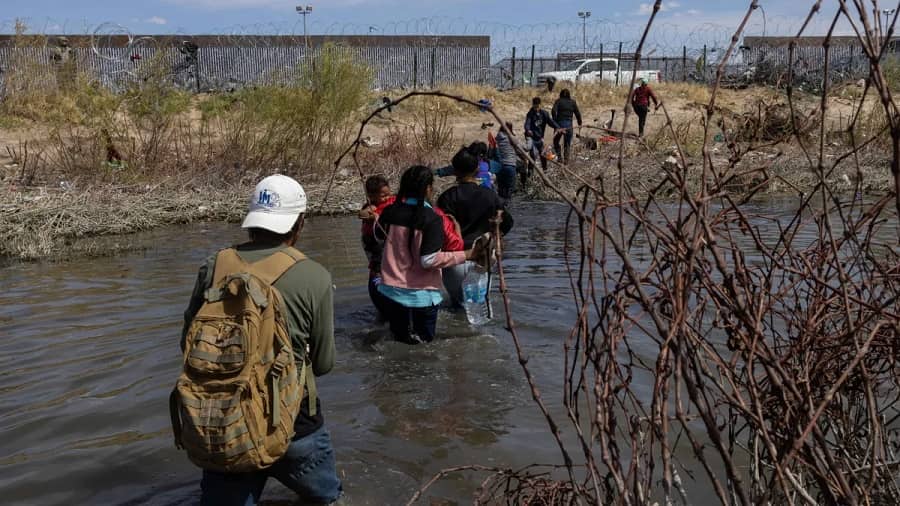 llegada masiva de migrantes a estados unidos-min