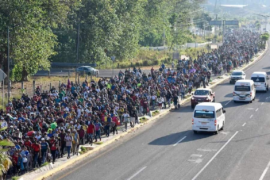 migrantes-parten-de-tapachula-mexico-min