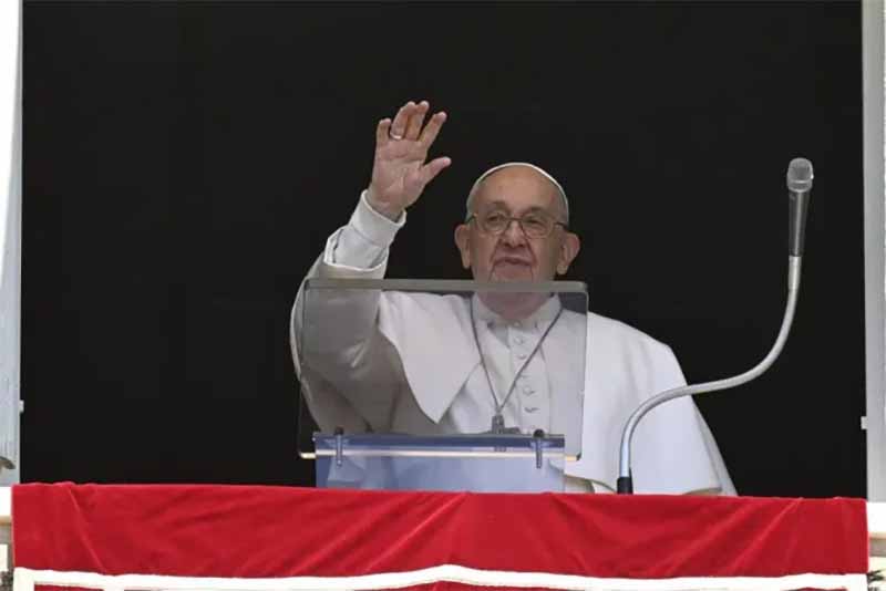 papa fco balcon