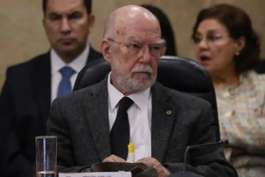 Juan Luis González Alcántara Carrancá-min (1)