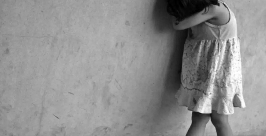 Una pequeña era ´prostituida por su madre-min