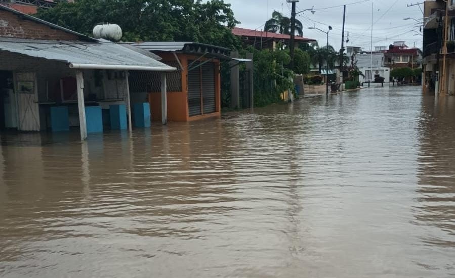 inudaciones en colonias de Xalapa-min