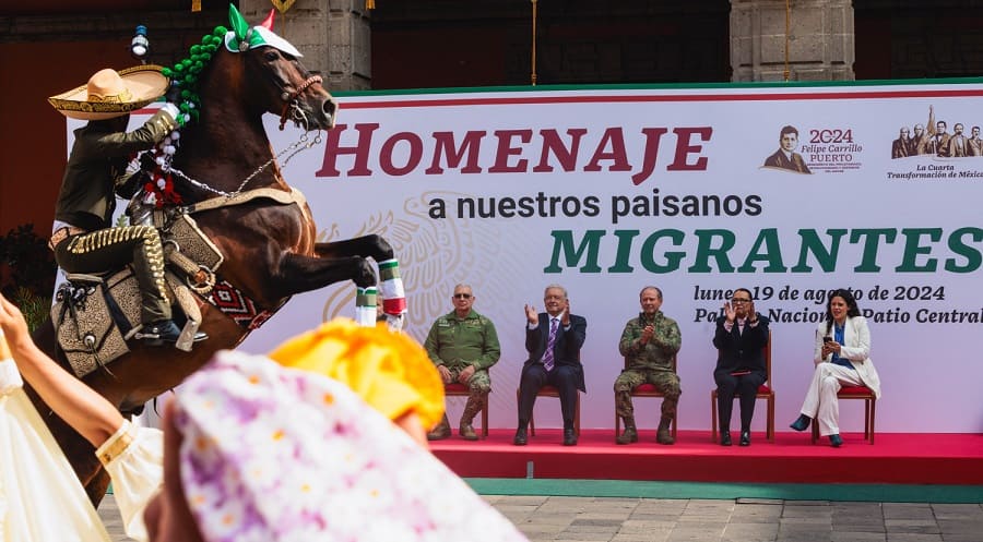 2024-08-19-Homenaje-a-migrantes-Palacio-Nacional-min