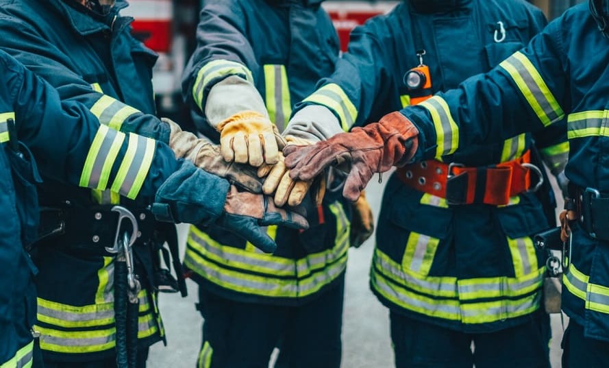 Bomberos y sus salarios-min
