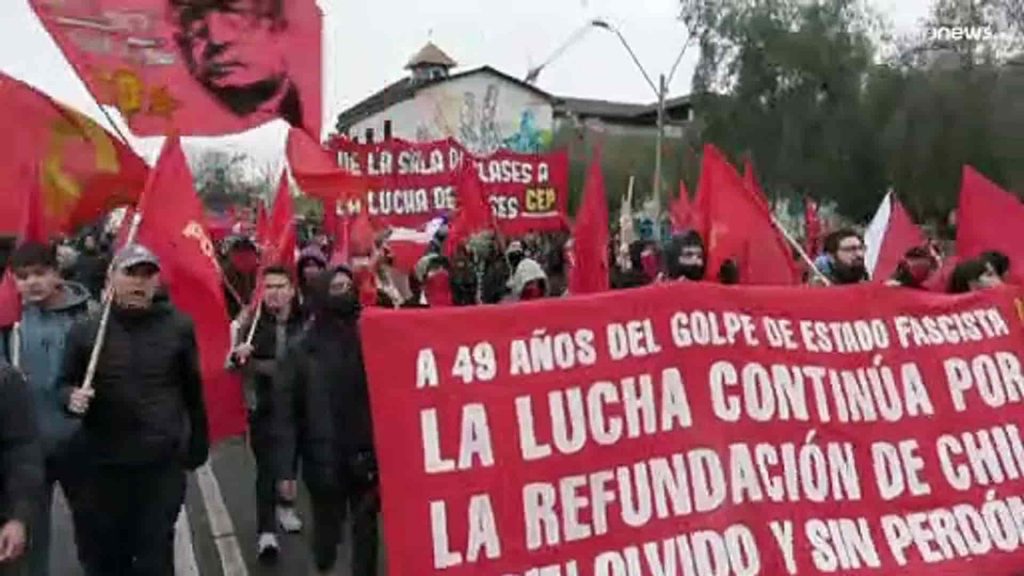 Homenaje a Salvador Allende-min