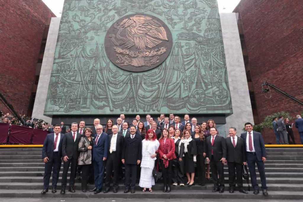 Gobernadores de México con Claudia Sheinbaum.jpg-min