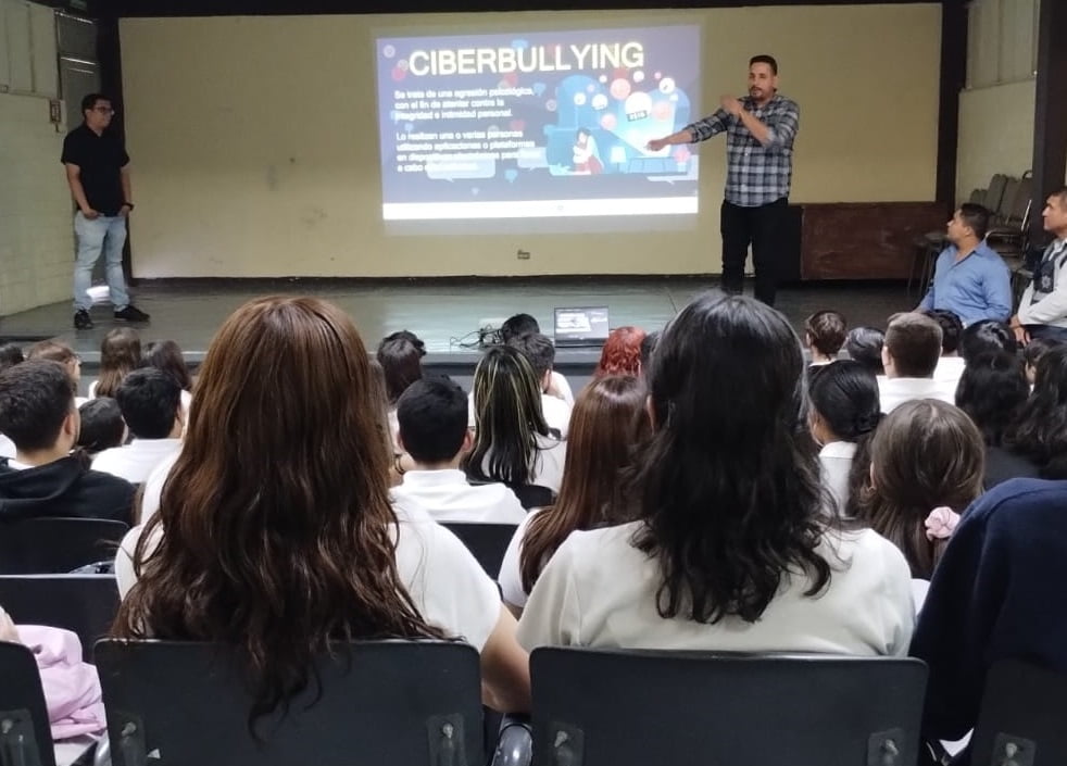 ciberbulling escolar-min