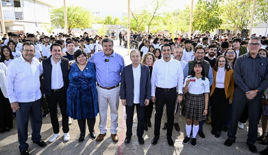 Durazo garantiza acceso a internet a16 mil alumnos de Conalep-min (1)