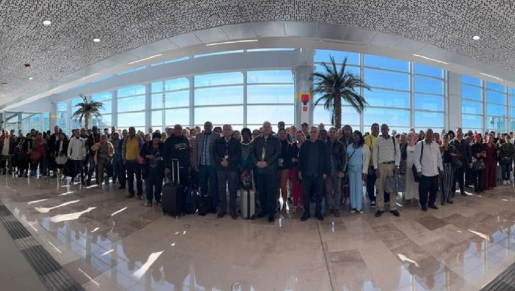 mas medicos cubanos en México-min