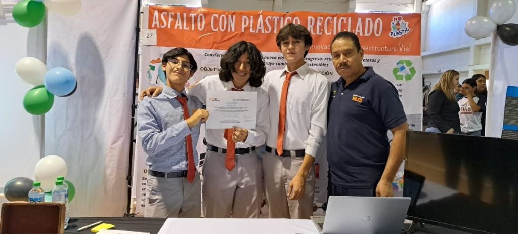Desarrolla alumnado de Cobach Sonora proyecto de asfalto plástico-min (2)