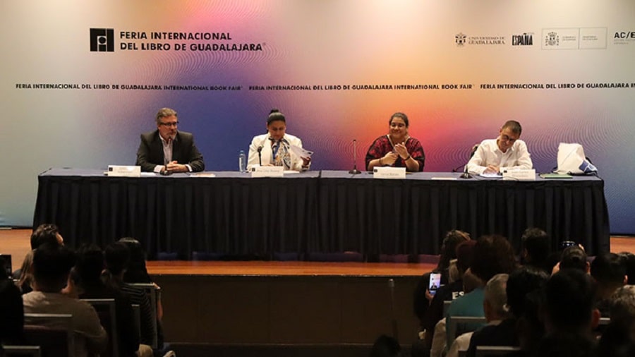 Juan Carlos Monedero en la FIL de Guadalajara-min