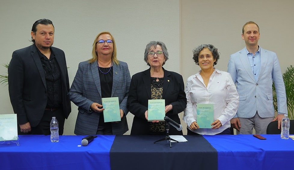 Presentación de libro Vuelo de palabras-min