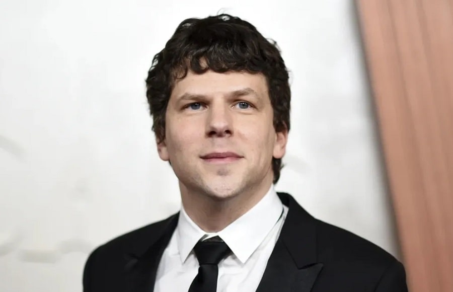 Eisenberg sera James Bond'-min