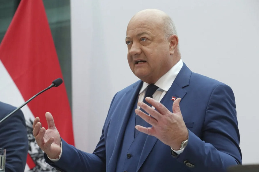gobierno de austria asume funciones-min