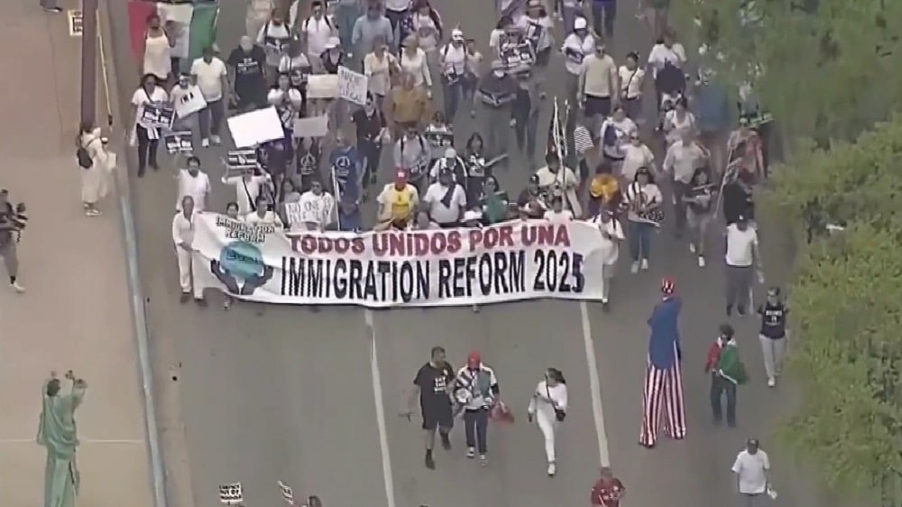 marcha anti inmigración-min